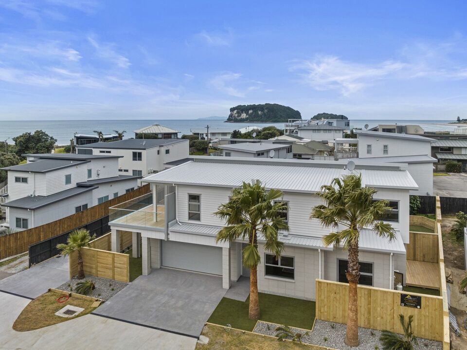 St Patricks Row Whangamata